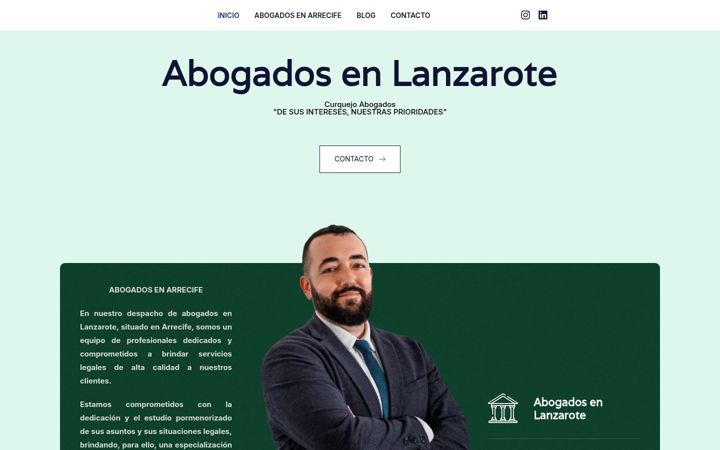 Screenshot of curquejoabogados.com