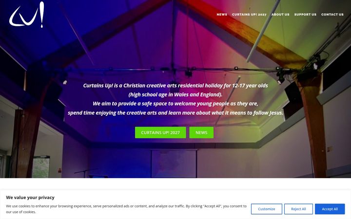 Screenshot of curtainsup.info