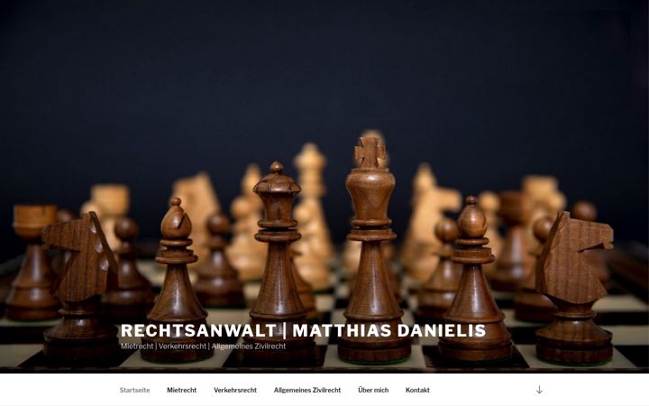 Screenshot of danielis-rechtsanwalt.de