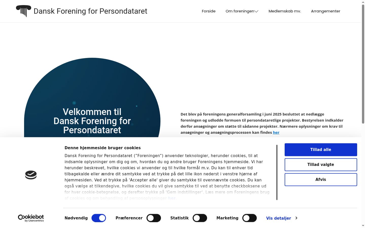Screenshot of the consent banner shown before any interaction