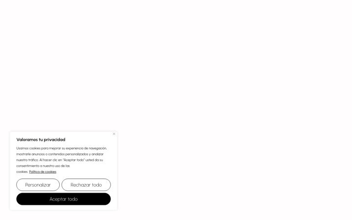 Screenshot of darkcocktailroom.com