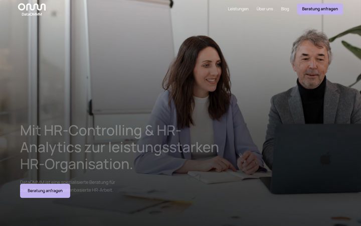 Screenshot of dataommm.com