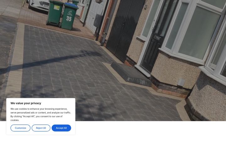 Screenshot of dclandscapingcoventry.co.uk