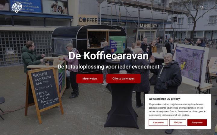 Screenshot stránky dekoffiecaravan.nl