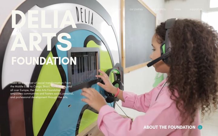 Screenshot of delia-arts.org