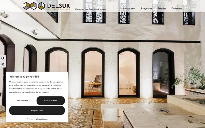 Screenshot of delsurarquitectos.com