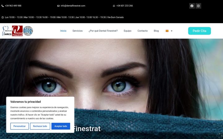 Screenshot of dentalfinestrat.com