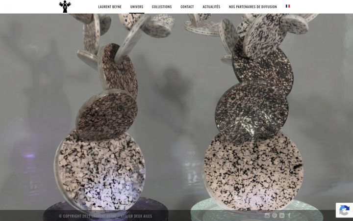 Screenshot του deuxailes.fr