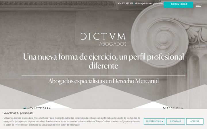 Screenshot of dictumabogados.com