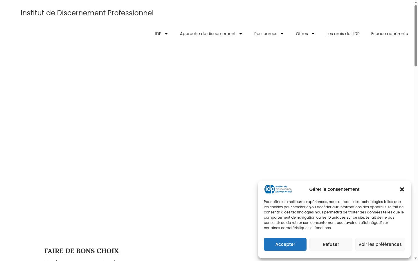 Captură de ecran a bannerului de consimțământ afișat înainte de orice interacțiune