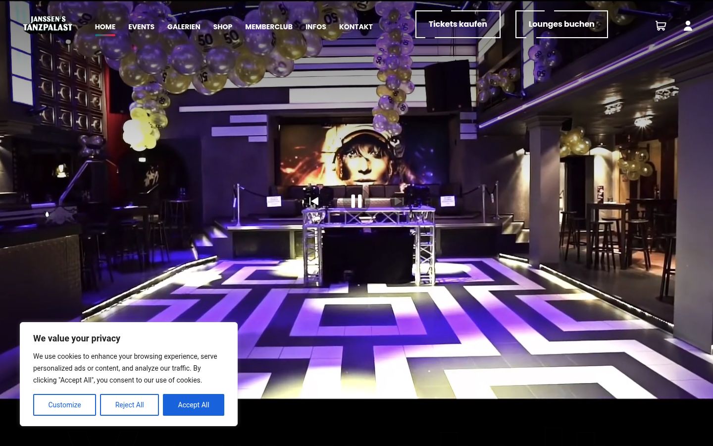 Screenshot of the consent banner shown before any interaction