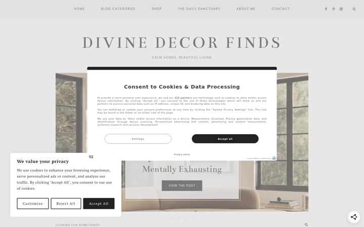 Screenshot of divinedecorfinds.com