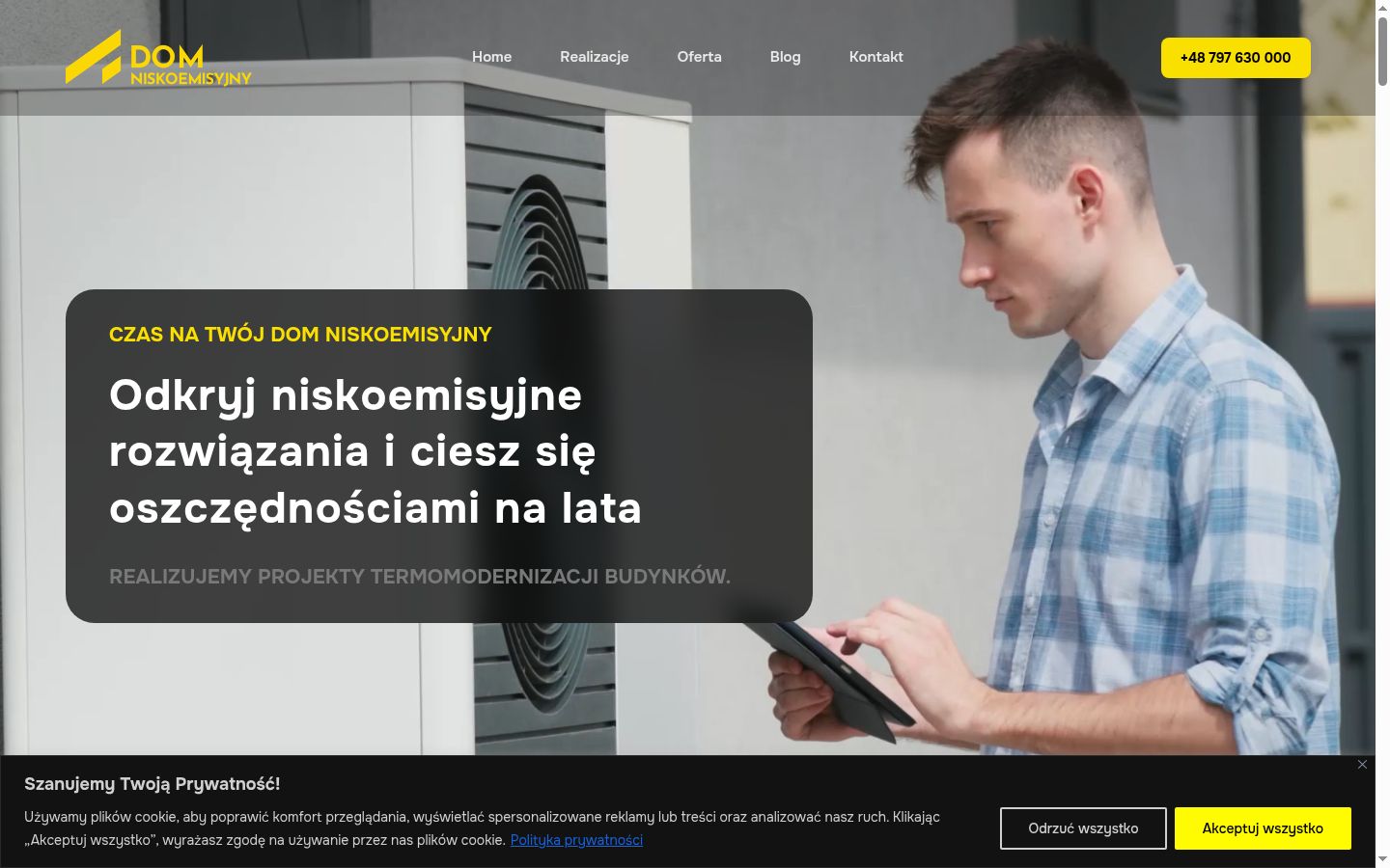 Captură de ecran a bannerului de consimțământ afișat înainte de orice interacțiune