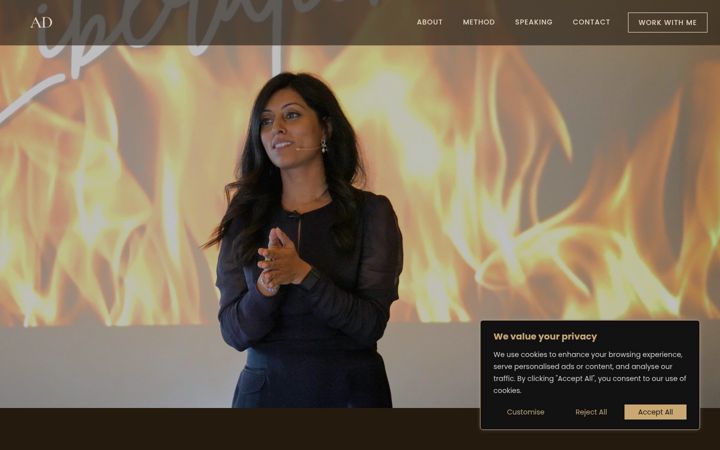 Screenshot of dralishadamani.com