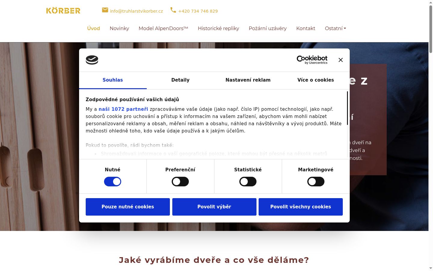 Posnetek zaslona pasice za privolitev, prikazane pred kakršno koli interakcijo