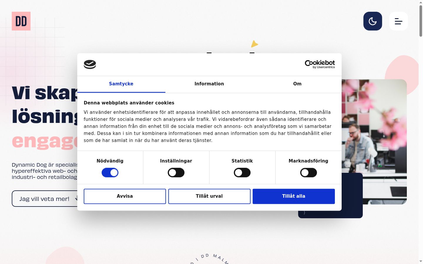 Screenshot of the consent banner shown before any interaction
