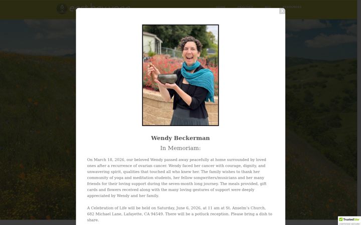 Screenshot of eastbayyoga.com