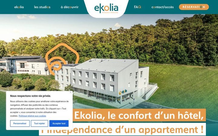 Screenshot stránky ekoliahotel.fr