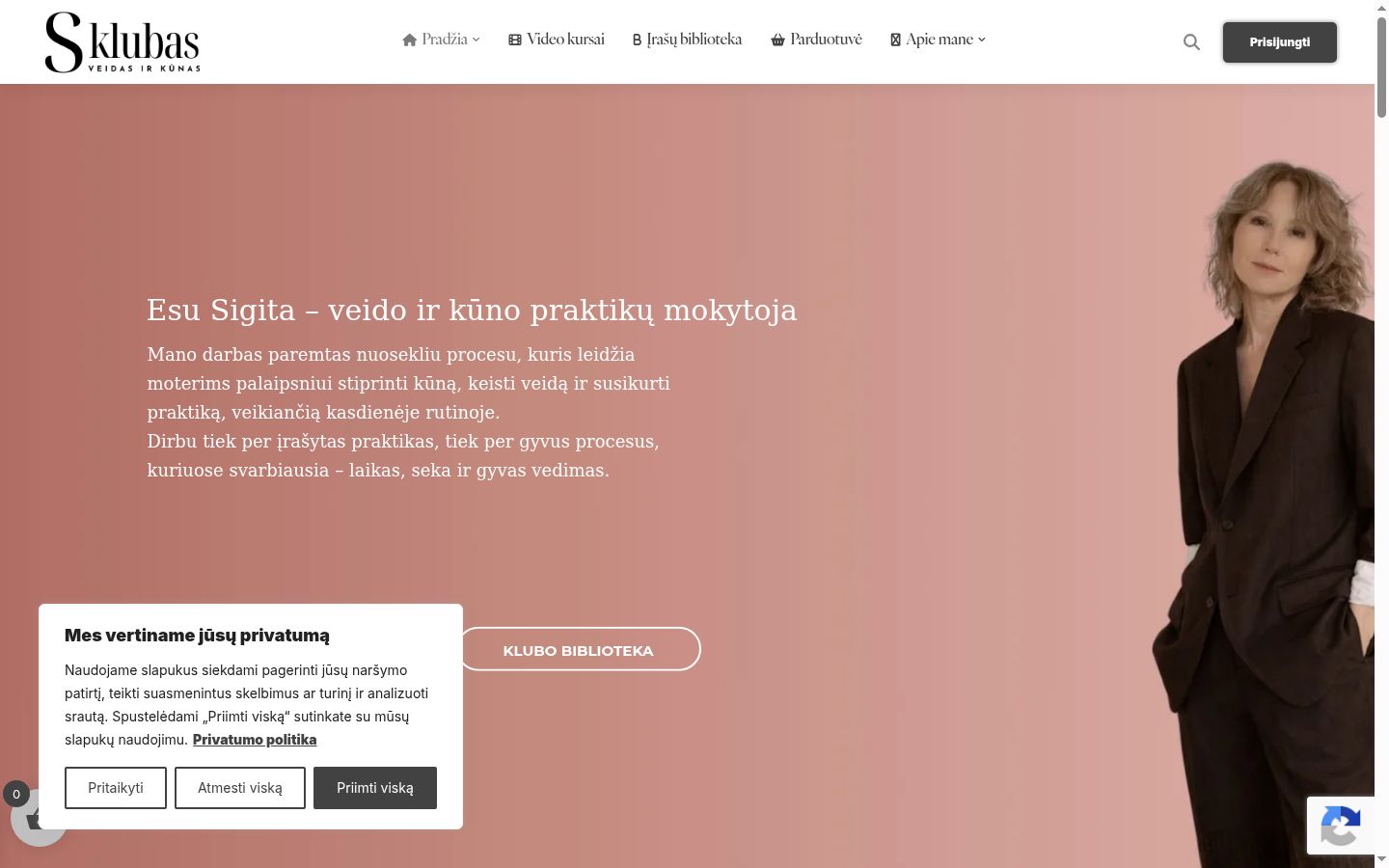Snímek obrazovky baneru souhlasu zobrazeného před jakoukoli interakcí
