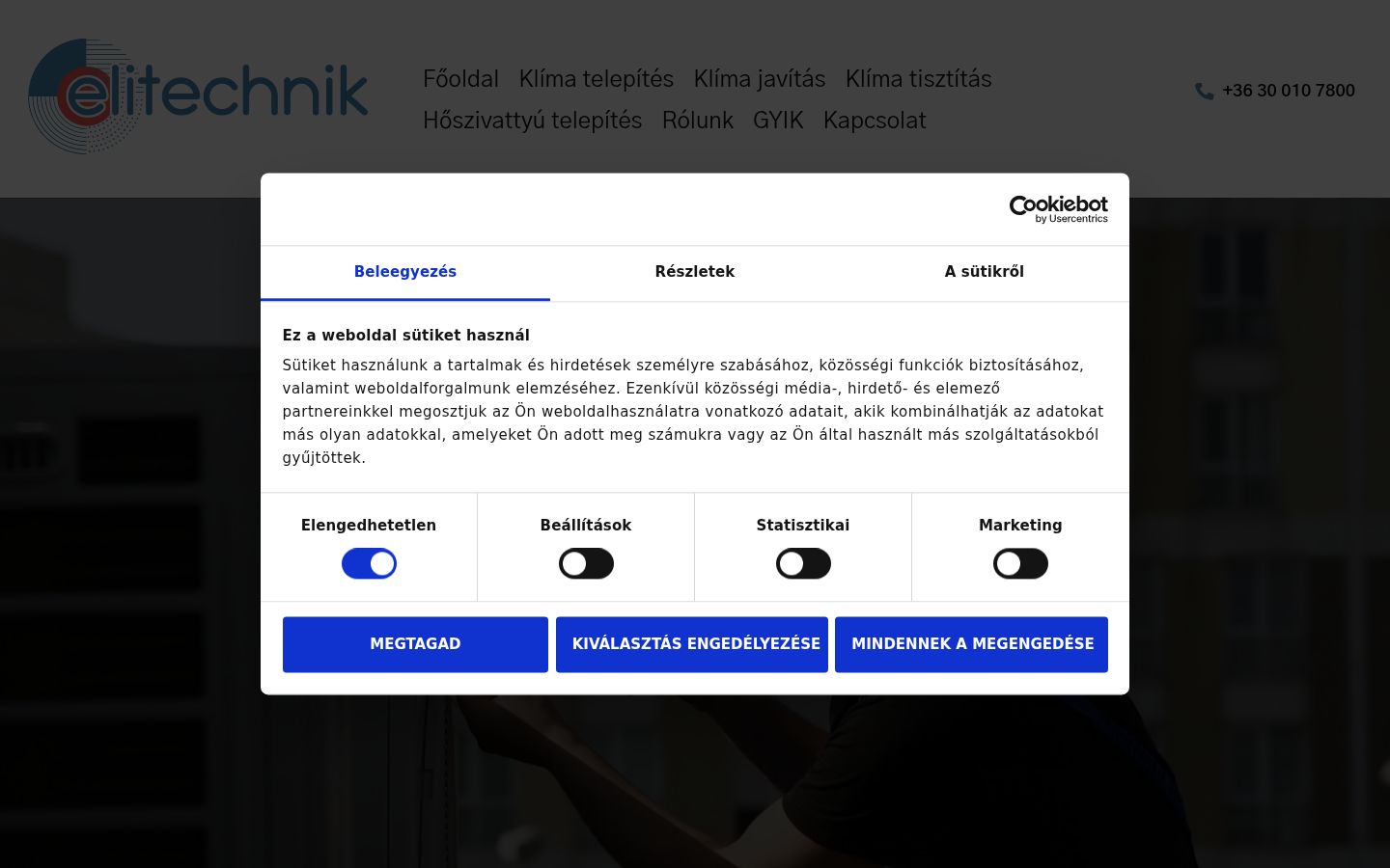 Captură de ecran a bannerului de consimțământ afișat înainte de orice interacțiune