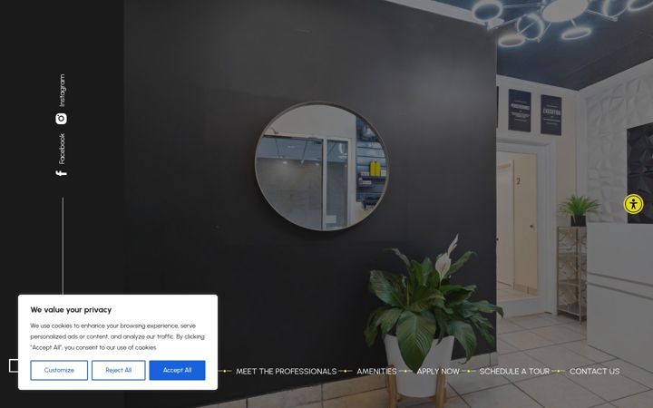 Screenshot of eliteluxsuites.com