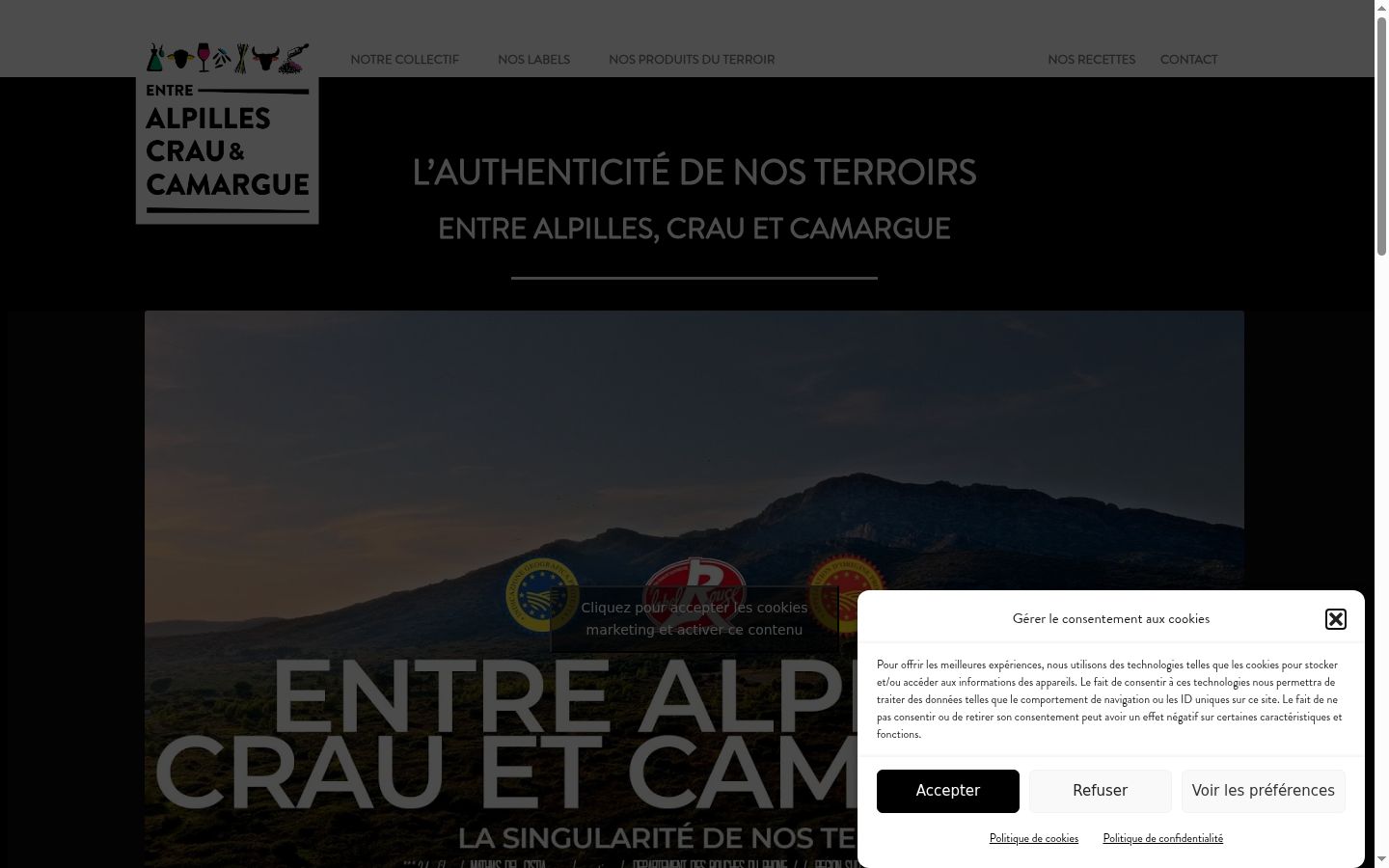 Captură de ecran a bannerului de consimțământ afișat înainte de orice interacțiune