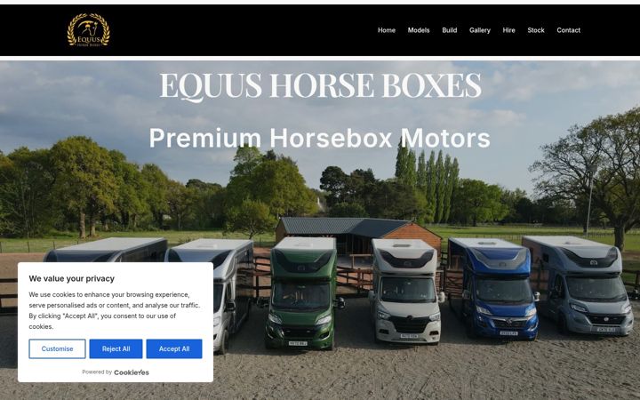 Screenshot von equushorseboxes.co.uk