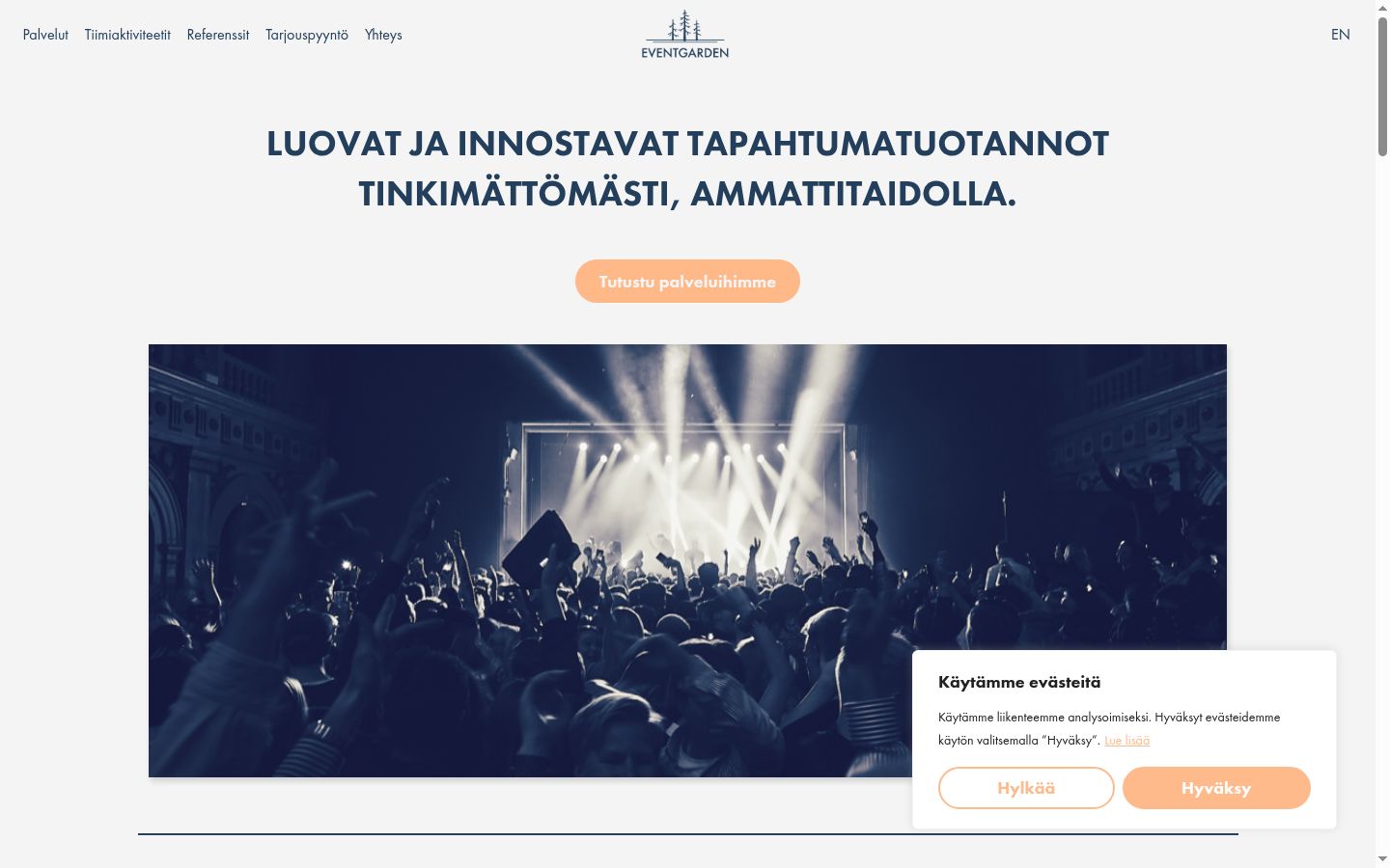 Posnetek zaslona pasice za privolitev, prikazane pred kakršno koli interakcijo