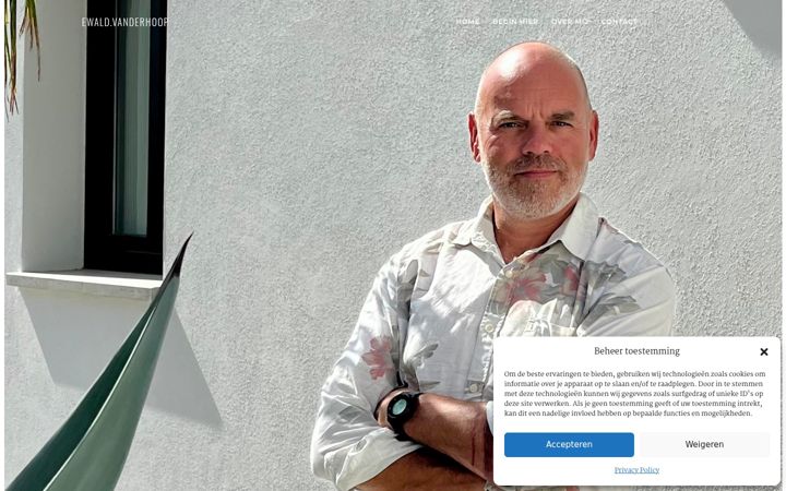 Screenshot of ewaldvanderhoop.nl