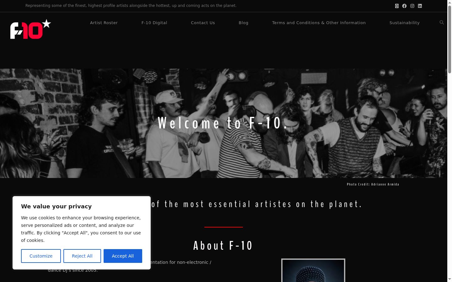 Screenshot of the consent banner shown before any interaction