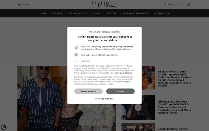 Screenshot of fashionbombdaily.com