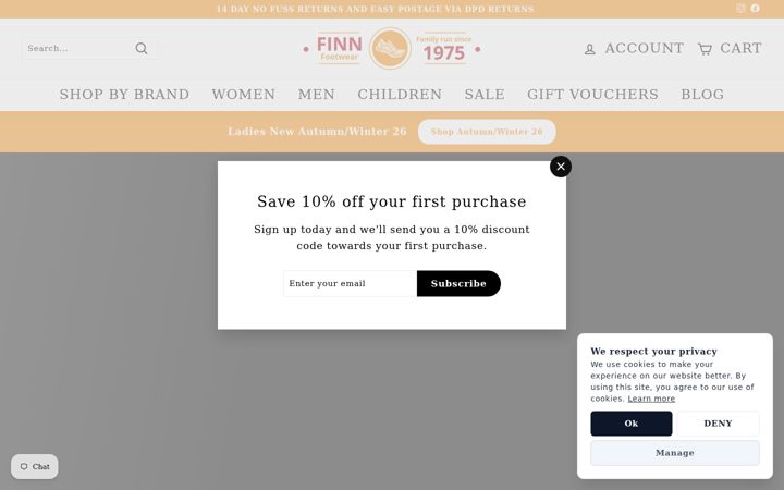 Screenshot of finnfootwear.com