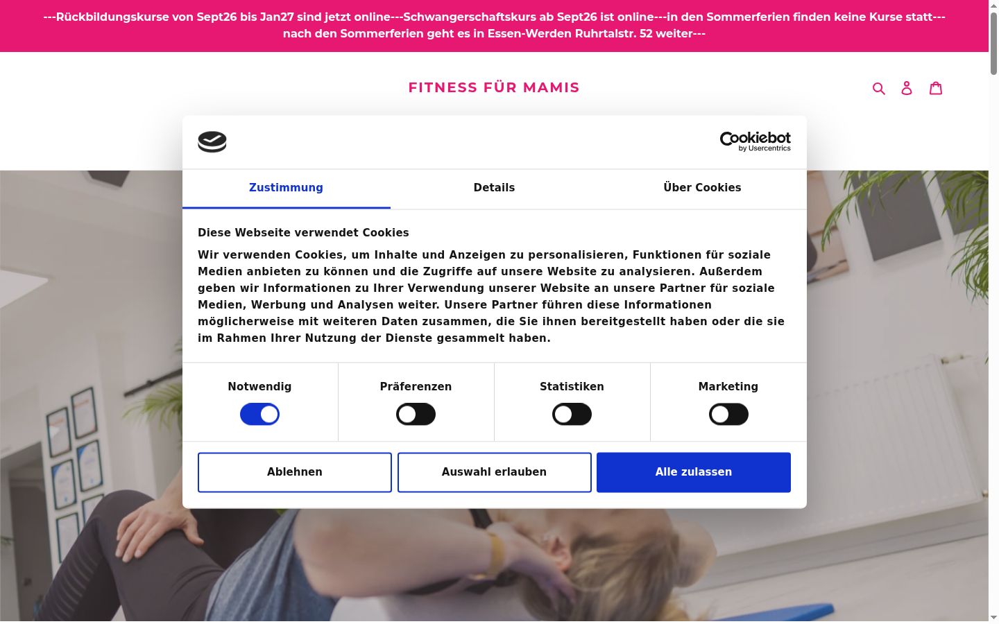 Captură de ecran a bannerului de consimțământ afișat înainte de orice interacțiune