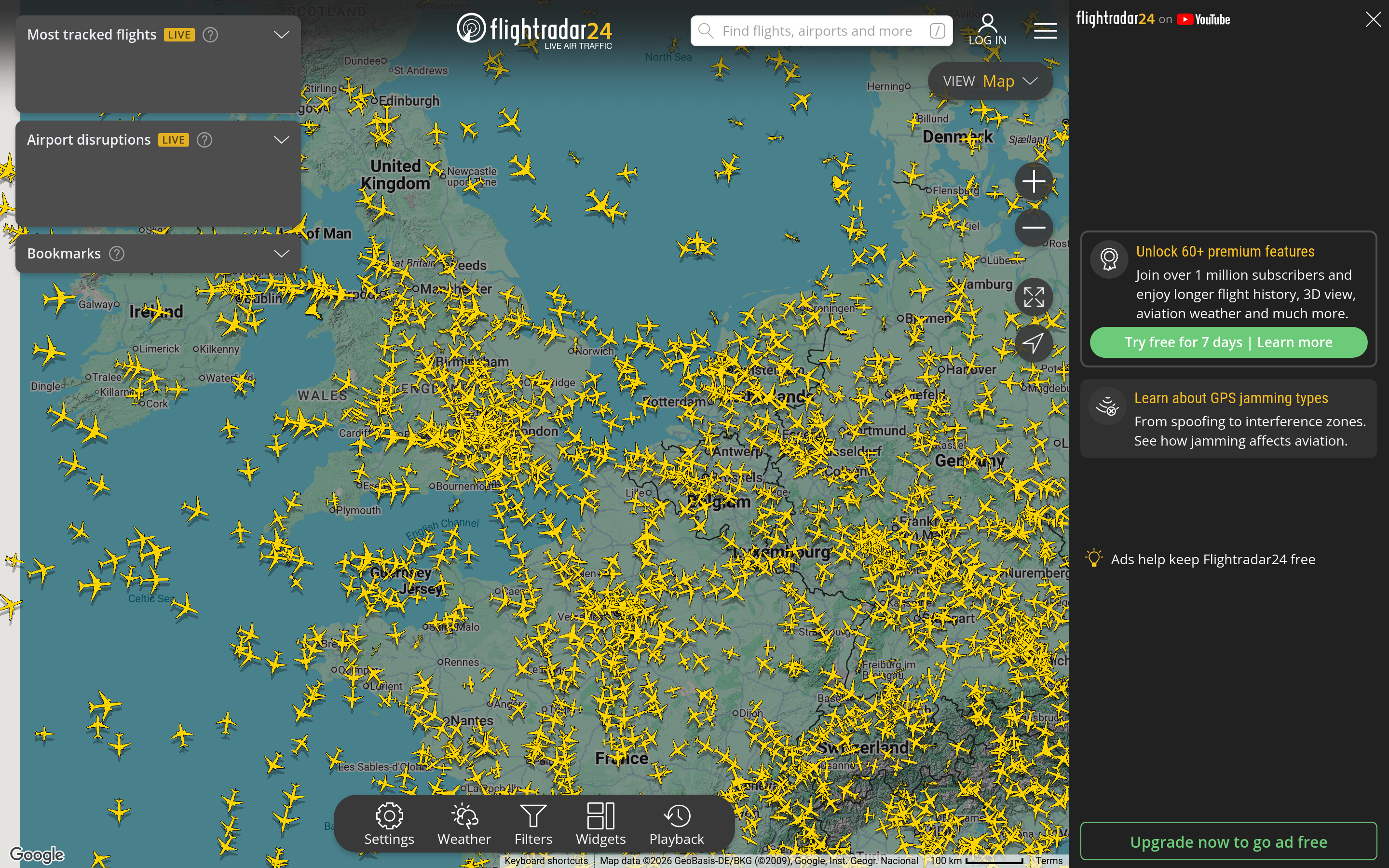 Screenshot of flightradar24.com