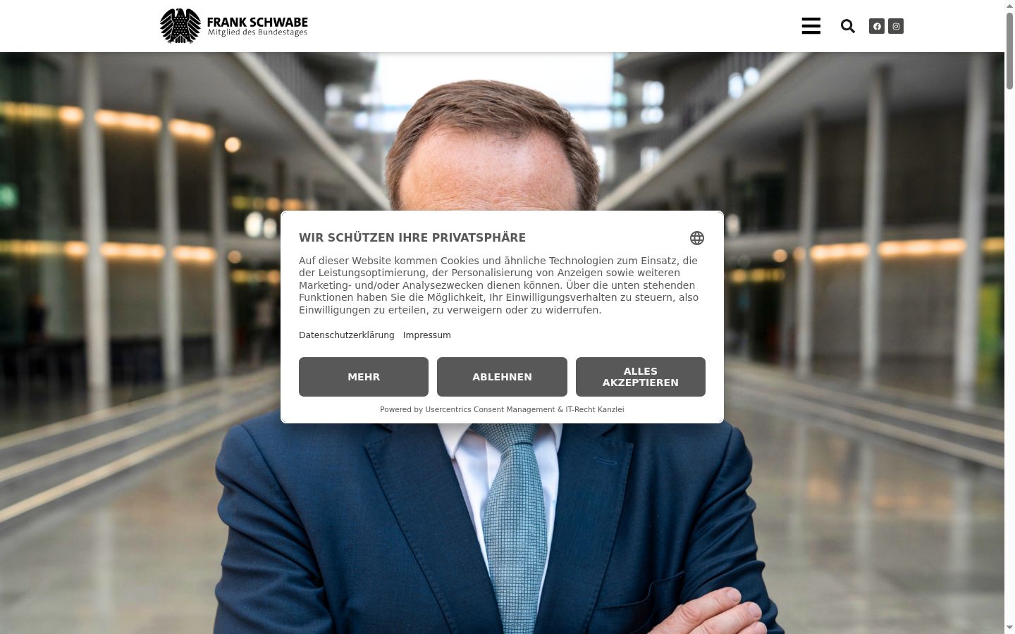 Screenshot del banner di consenso mostrato prima di qualsiasi interazione