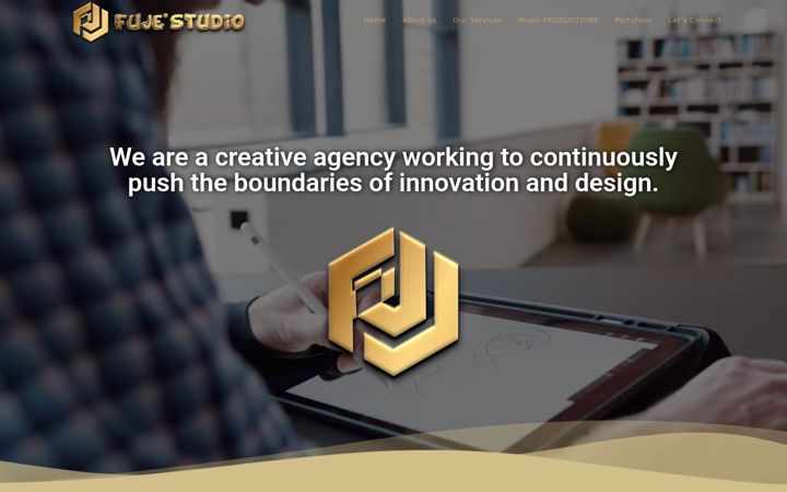 Screenshot of fujestudio.ro