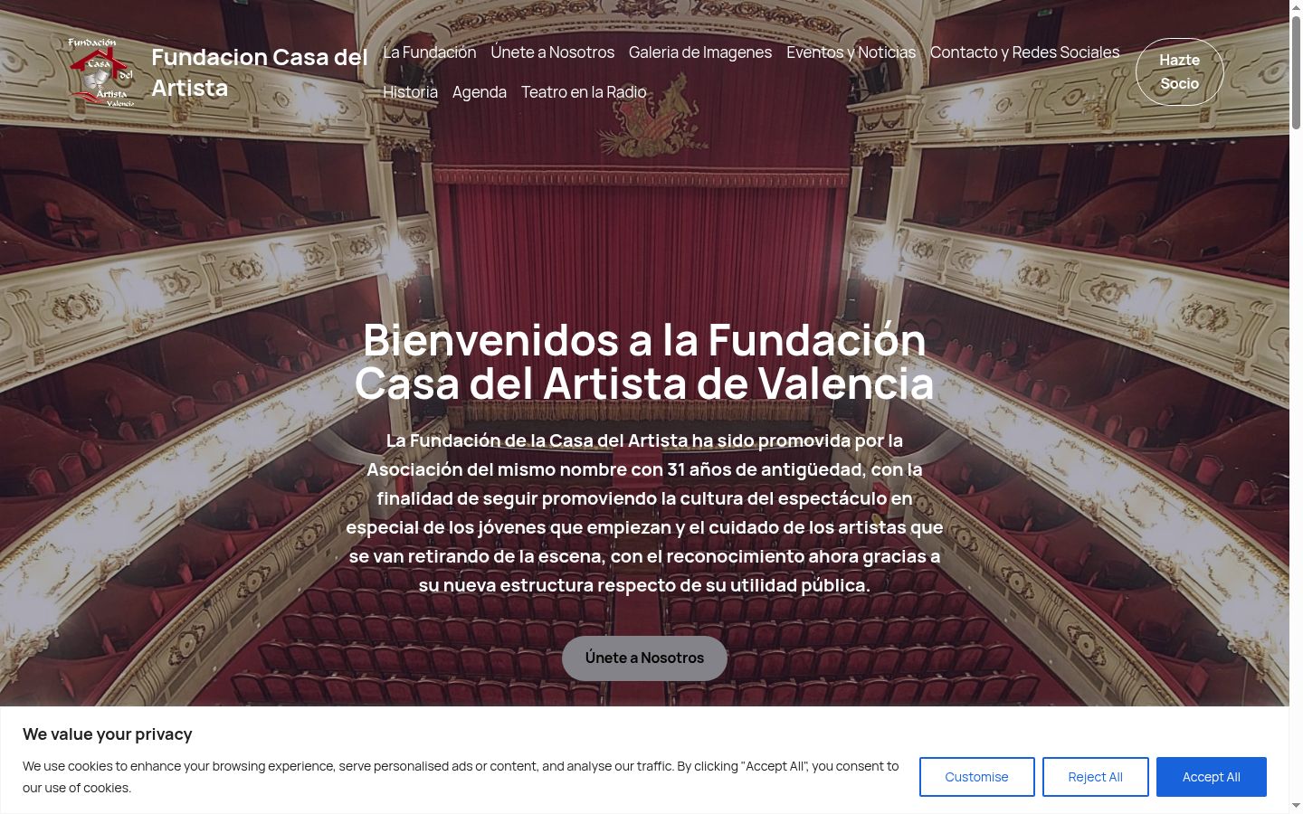 Screenshot of the consent banner shown before any interaction