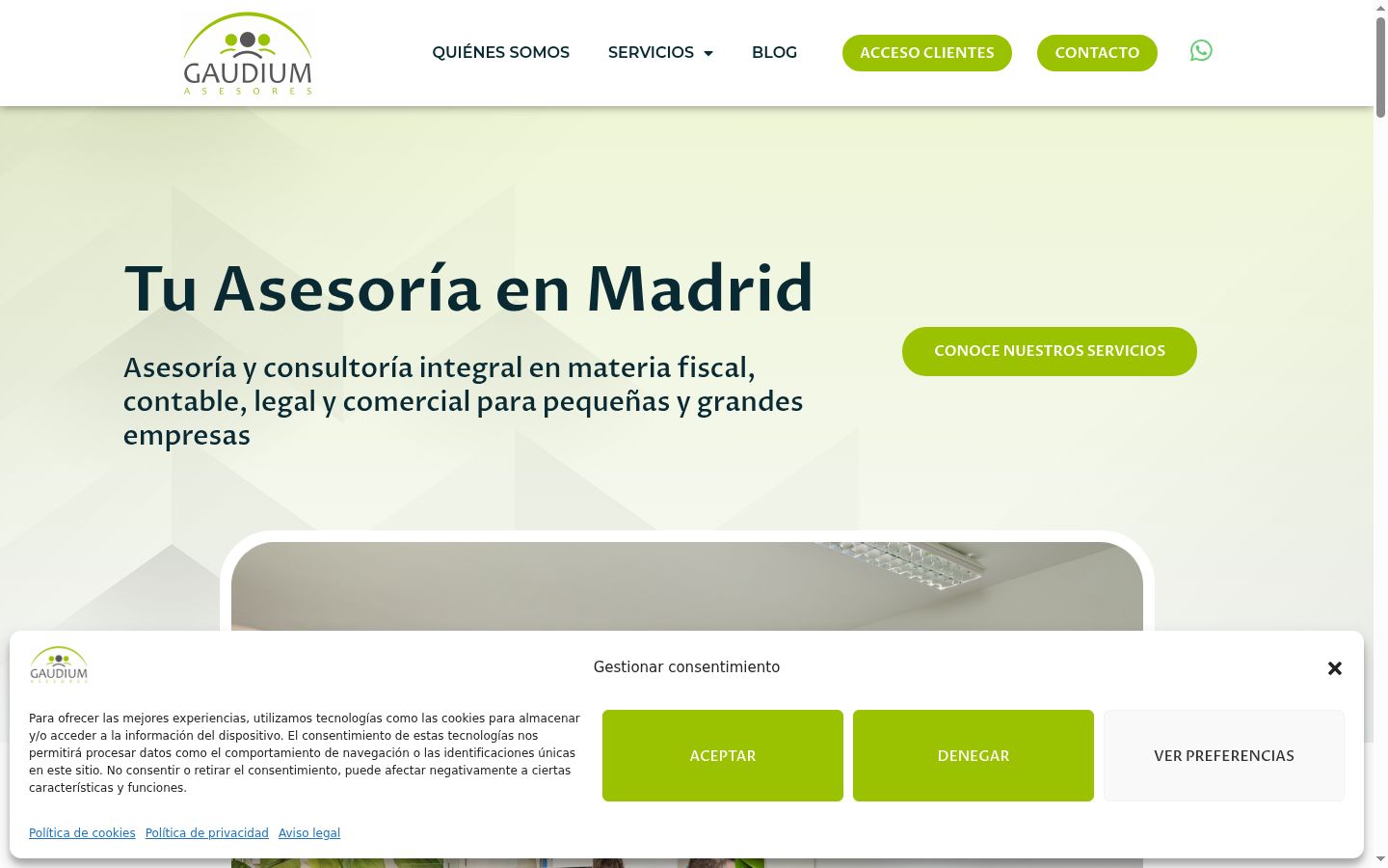 Screenshot of the consent banner shown before any interaction