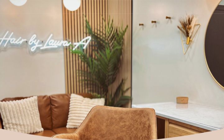 Screenshot of hairbylauraa.com
