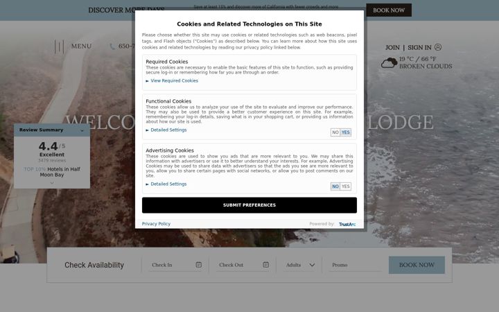 Screenshot of halfmoonbaylodge.com