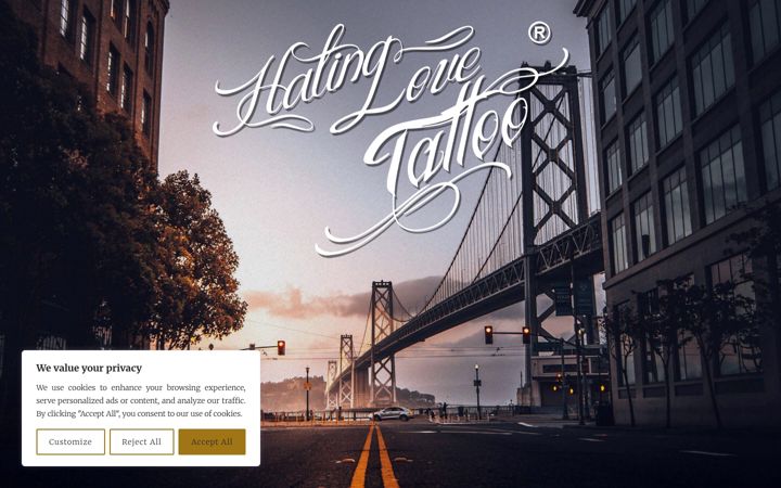 Screenshot of hatinglovetattoo.at