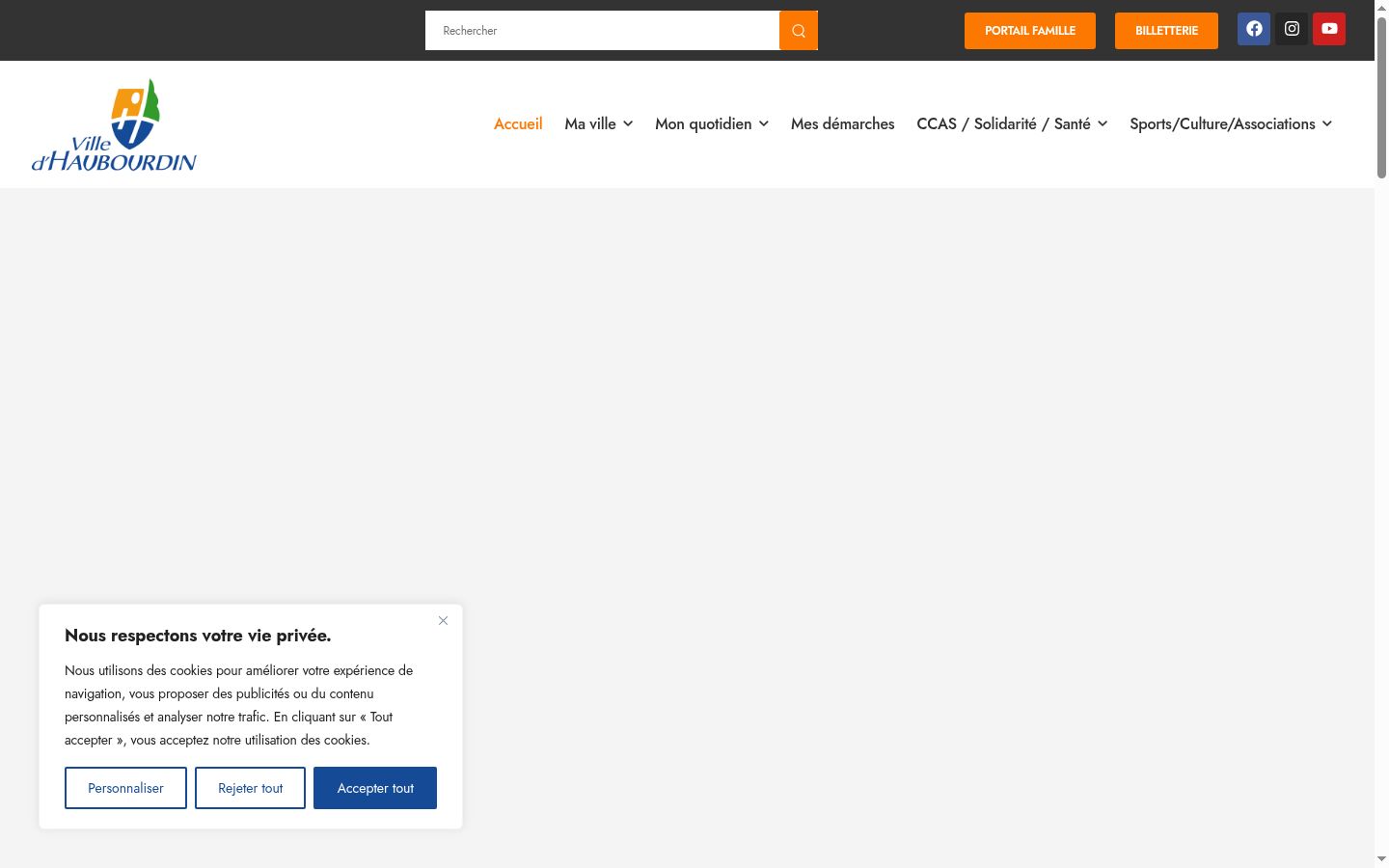 Captura de pantalla del banner de consentimiento mostrado antes de cualquier interacción