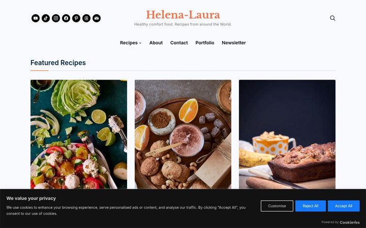 Screenshot of helenalaura.com