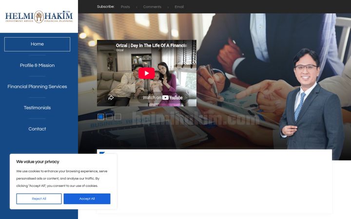 Screenshot of helmihakim.com