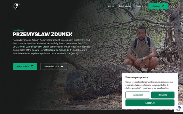 Screenshot of herpetologyworld.com