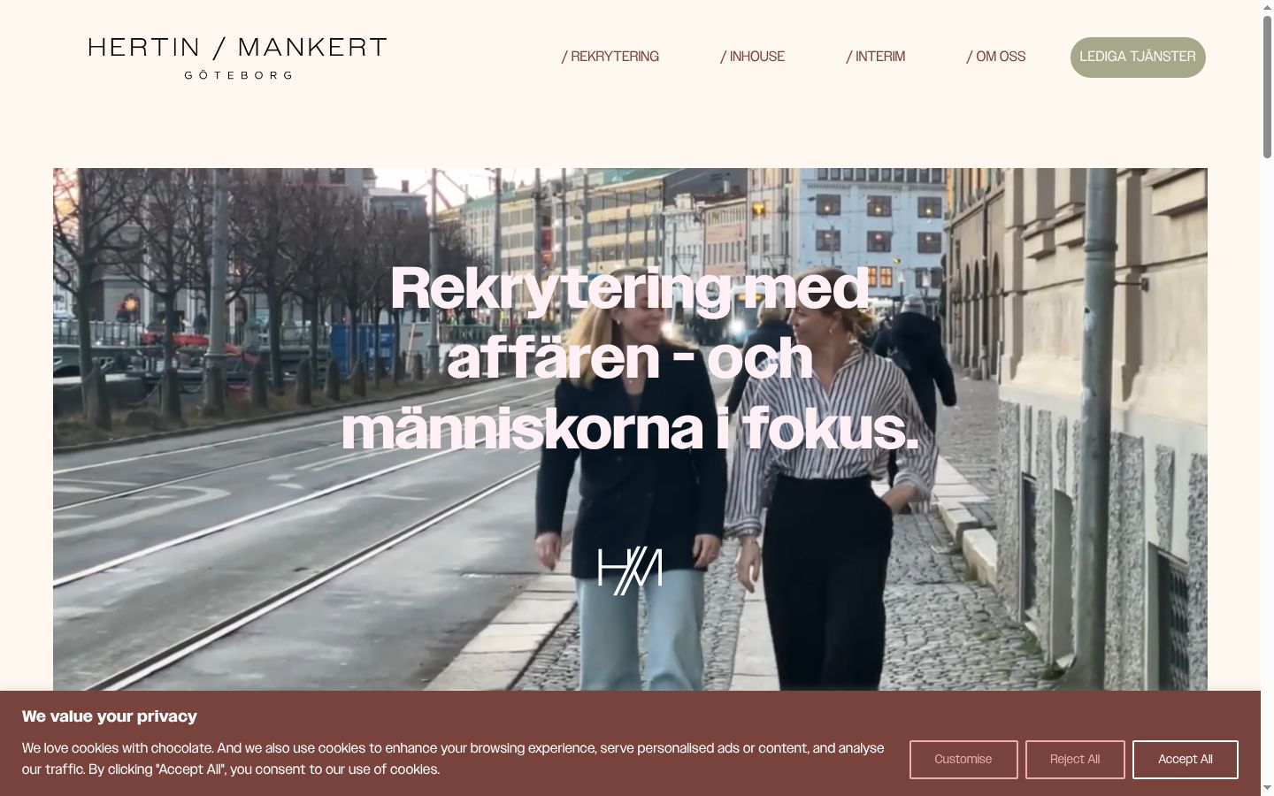 Ekrānuzņēmums ar piekrišanas baneri, kas tika rādīts pirms jebkādas mijiedarbības