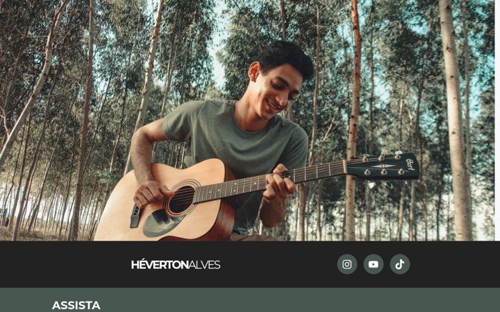 Screenshot of hevertonalves.com