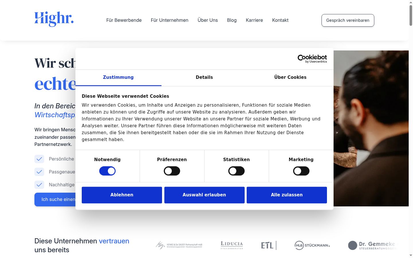 Captură de ecran a bannerului de consimțământ afișat înainte de orice interacțiune
