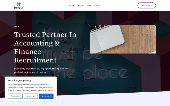 Screenshot of hireupnow.co.uk