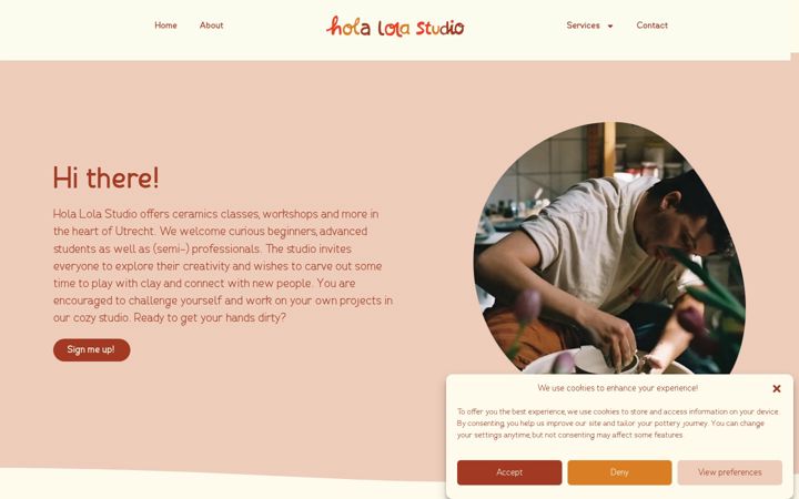 Screenshot of holalolastudio.com
